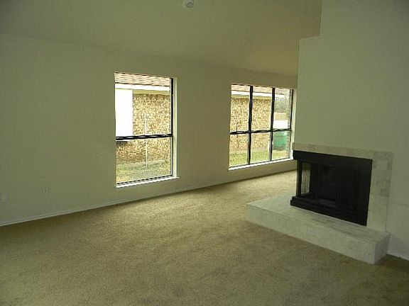 4th image of 3701 Dorchester Dr