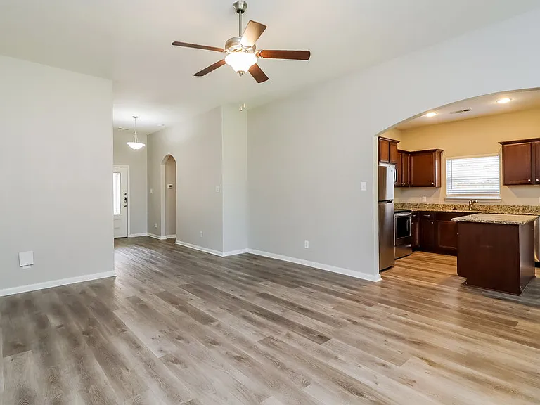 13628 Helix Bridge Way — Photo 4