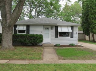 325 Triggs Ave, Elgin, IL 60123