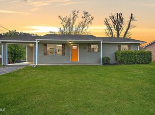 1104 Idlewylde Cir, Johnson City, TN 37601