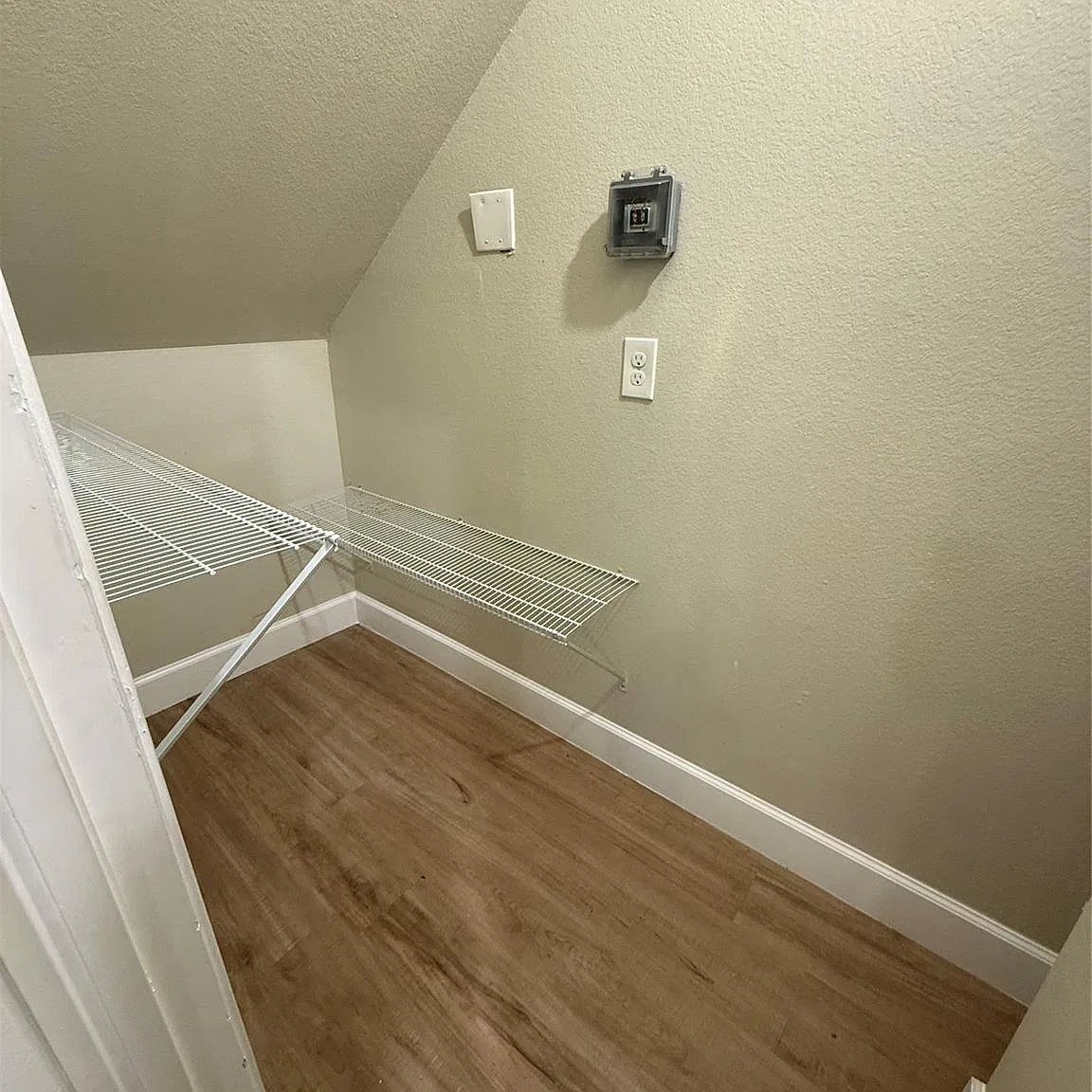 3 bed, 2.5 bath, 1487 sqft, $1,695 — Photo 4