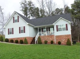 221 Vineyard Dr, Tunnel Hill, GA 30755