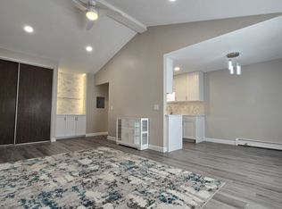 4600 Cedar Lake Rd #8, Saint Louis Park, MN 55416