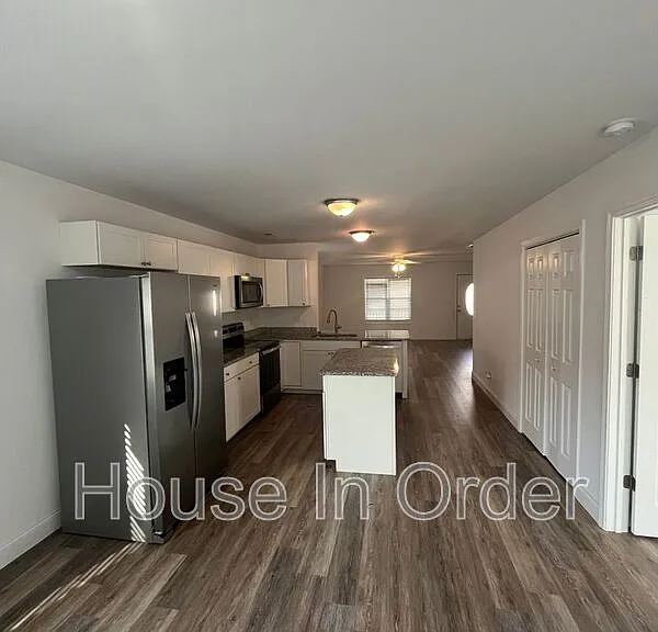 60 Patriot Pl — Photo 2