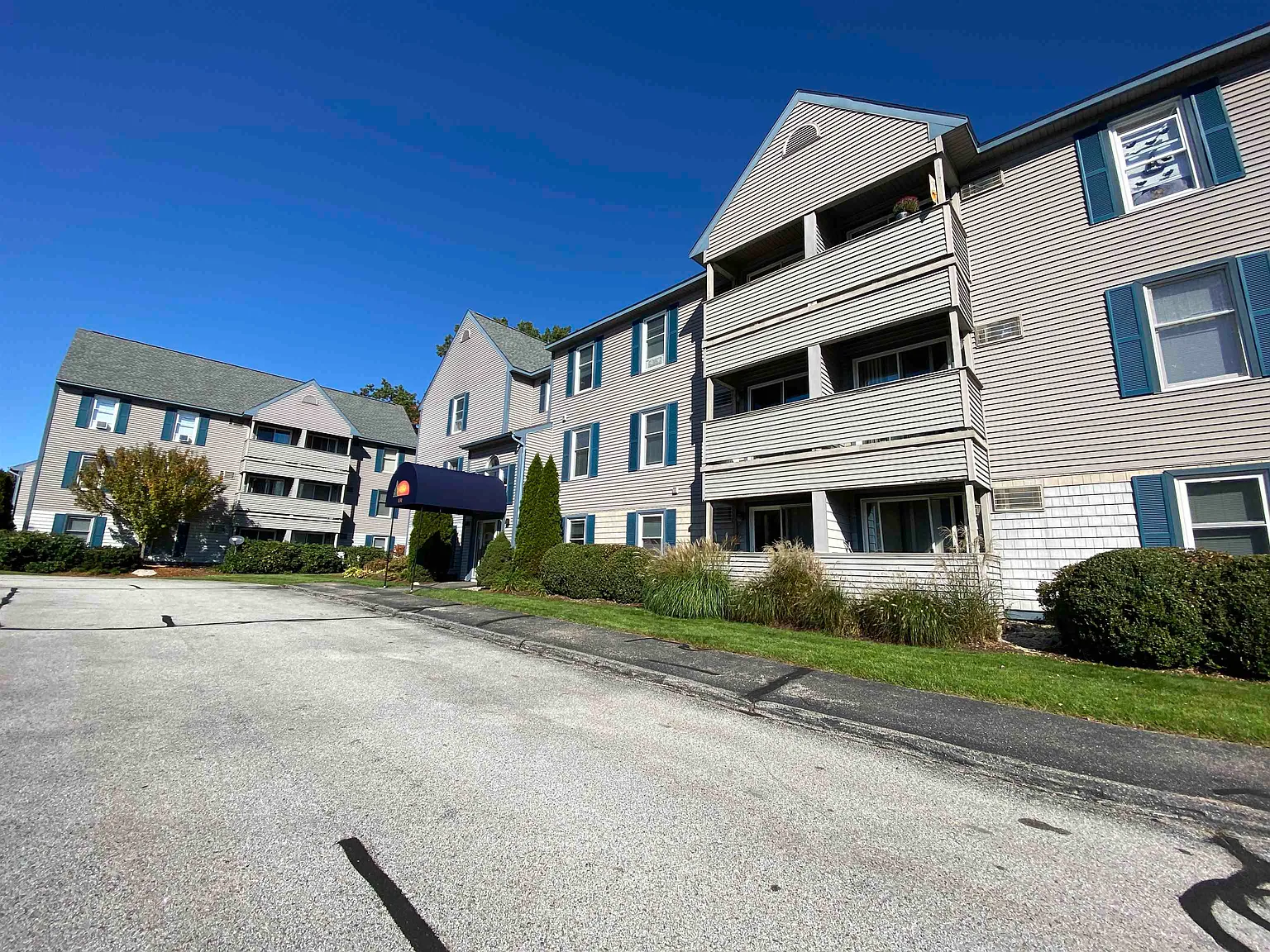 1 bed, 1.0 bath, 633 sqft, $1,699 — Photo 3