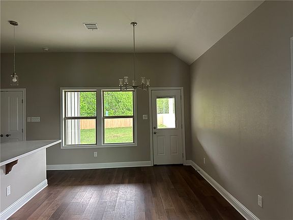 4th image of 2581 Dove Crossing Ln