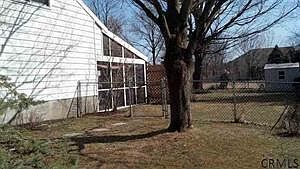4th image of 15 Moore Ave