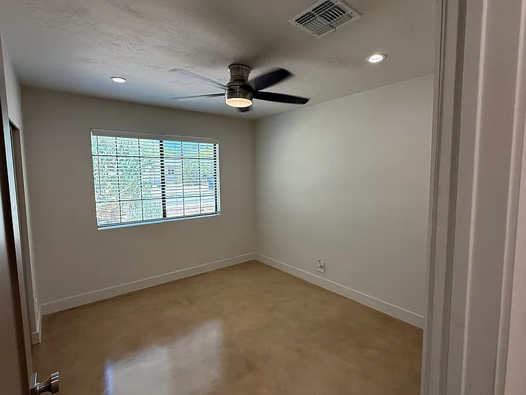 426 S Stratford Dr — Photo 30