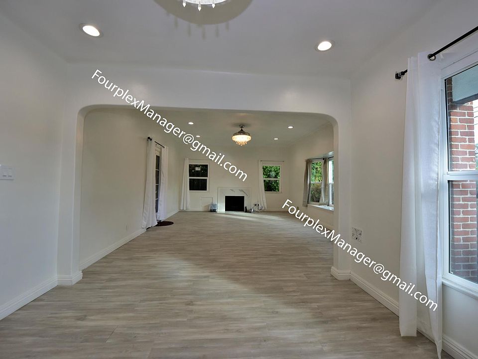 LARGE LIVING ROOM + DINING AREA
