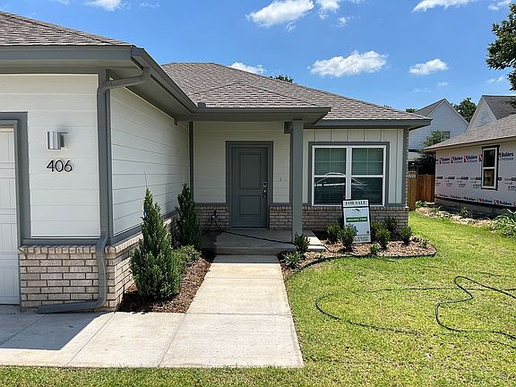 2nd image of 406 Browning Ln