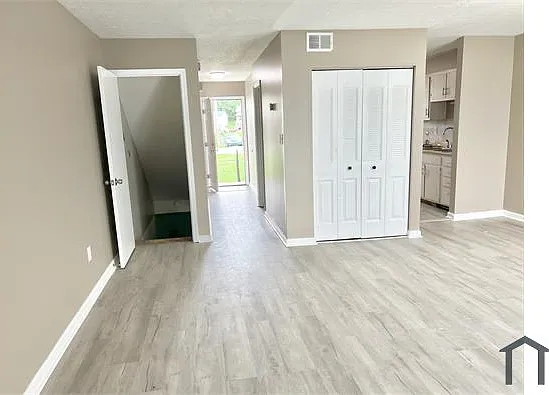 1420 Kingswood Way — Photo 4