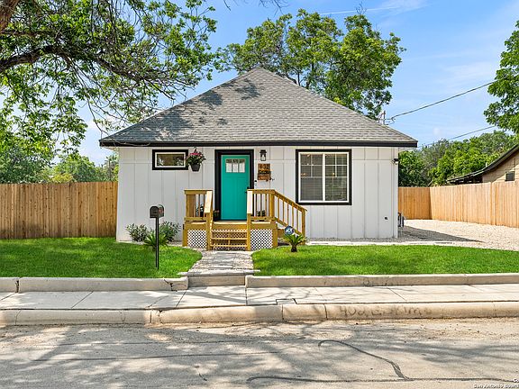 3rd image of 402 Eskimo Street