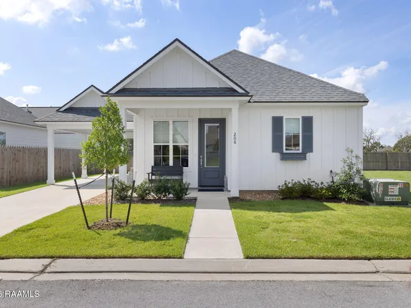 206 Silver Star Ct, Broussard, LA 70518