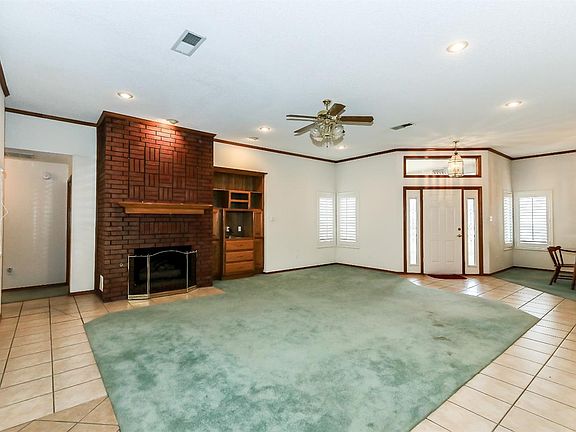 4th image of 1002 Mimosa Ave