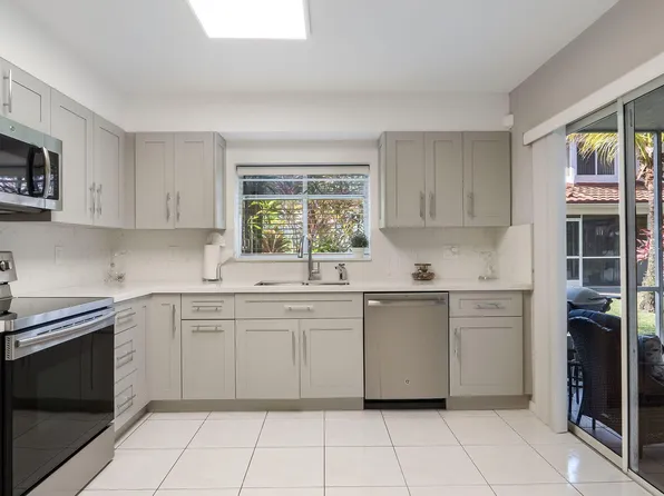 9265 NW 9TH Court, Plantation, FL 33324