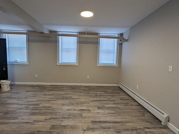 3rd image of 154 Kensington Ave #B2