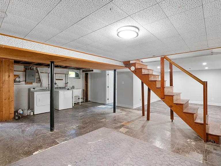 577 Brook Rd — Photo 26