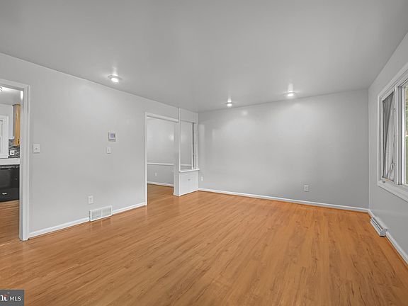 3rd image of 214 S Avon Dr