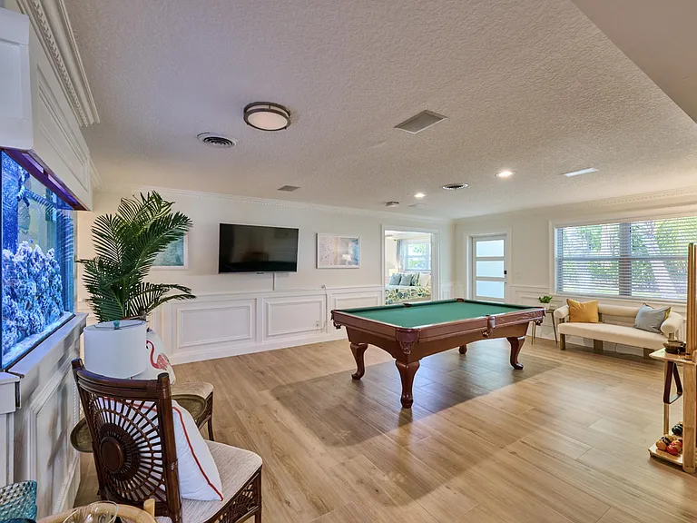 100 Neptune Dr — Photo 4