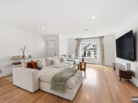 2nd image of 1516 71st St