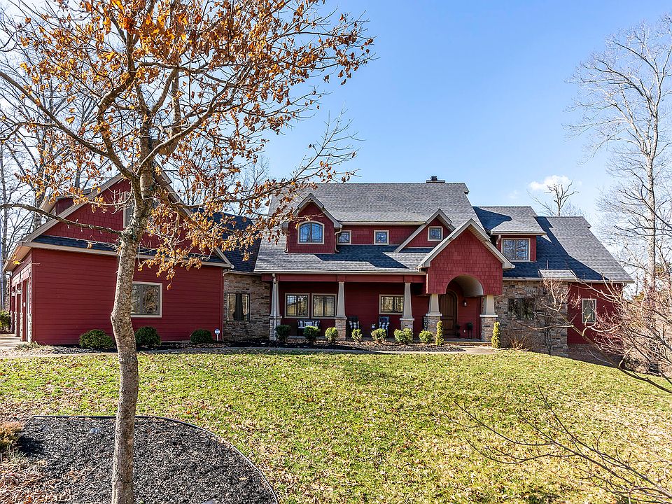1st image of 360 Avawam Dr