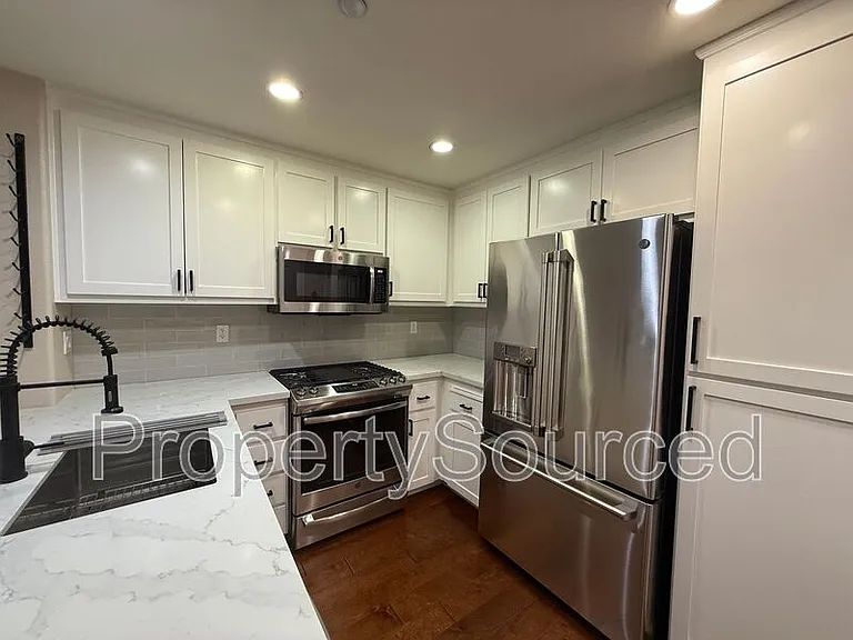 170 N North St #104 — Photo 14
