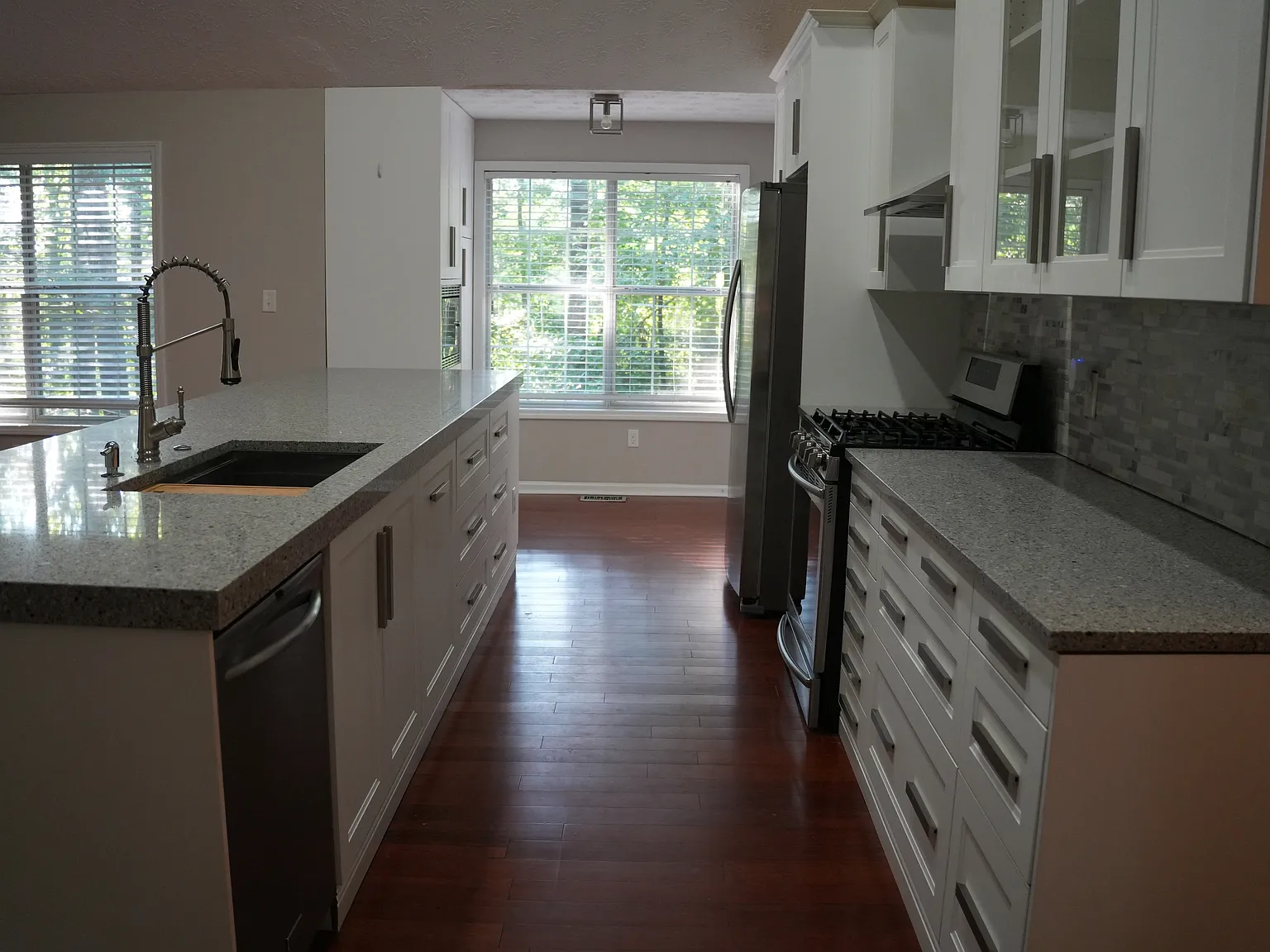 4 bed, 2474 sqft, $2,900 — Photo 3