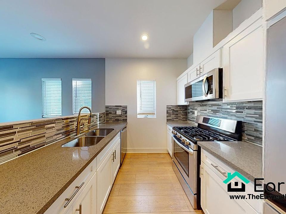 1st image of 147 Roselake Ave