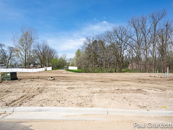 3rd image of 5575 Blackberry Ln NE