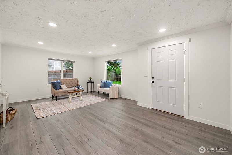 4th image of 10112 SE 200th Street