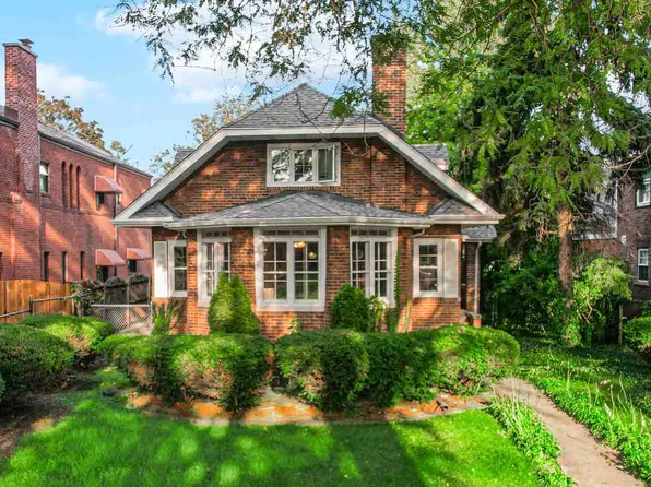 10209 S Leavitt St, Chicago, IL 60643