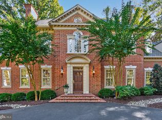 921 Towlston Rd, Mc Lean, VA 22102