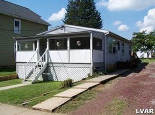 1046 3rd Ave, Hellertown, PA 18055