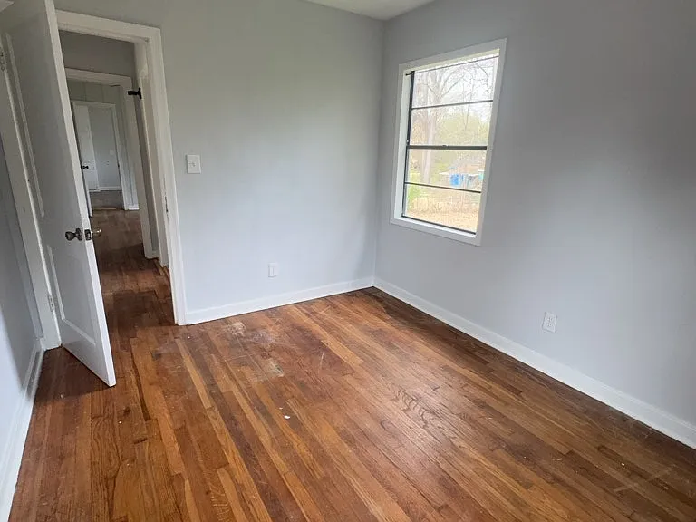 320 Lawrence Rd — Photo 12