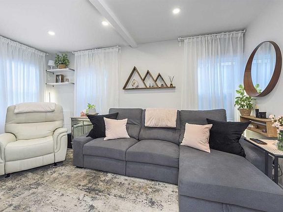 4th image of 1609 E 2a St NW