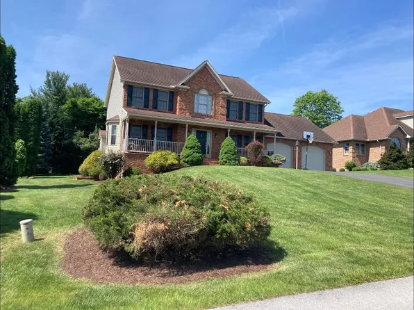 10880 Rinehart Dr, Waynesboro, PA 17268
