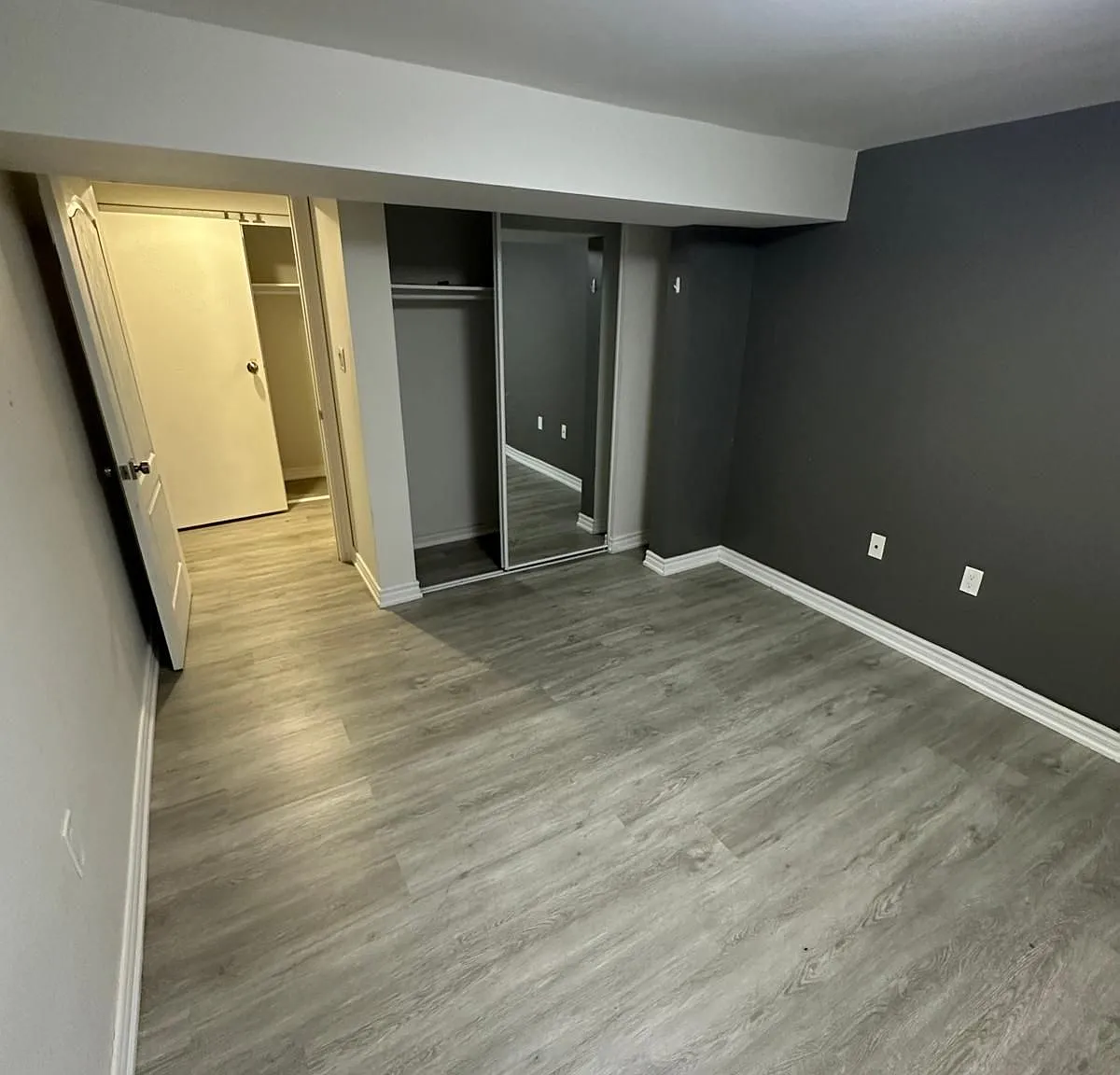 33 Oldborough Cir — Photo 2