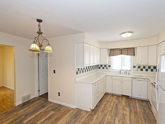 2nd image of 103 Harris Ave