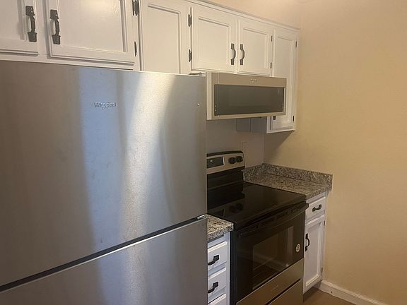 4th image of 110-116 SE Cleveland Ave #129-114