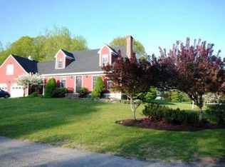 11 Hampton Rd, Cape Elizabeth, ME 04107