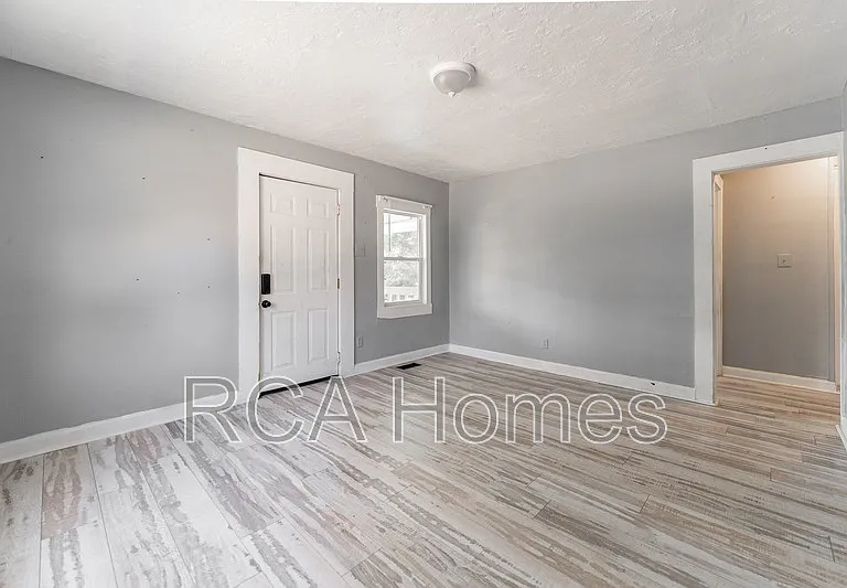 140 Villa Ave — Photo 7