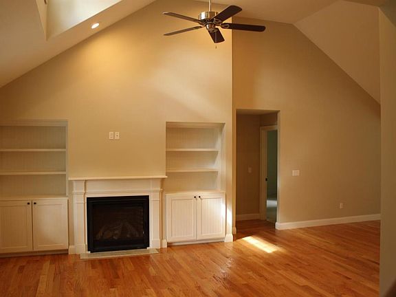 4th image of 17 Pinecrest Drive