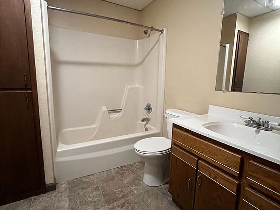 5th image of 601 4th St #3