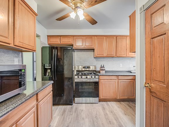 5th image of 32930 Kathryn St