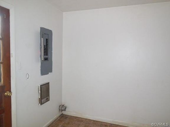 5th image of 14 Lexington Ct