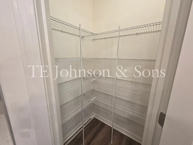 223 Latrobe Ln — Photo 8
