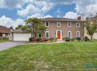 230 N Ridge Dr, Perrysburg, OH 43551