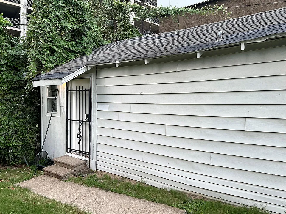 124 Carson Ct