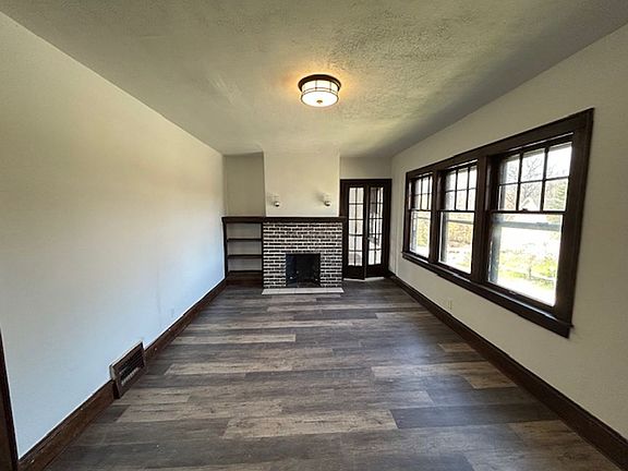 3rd image of 476-478 W 8th St