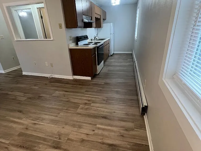 10729 Main St — Photo 5